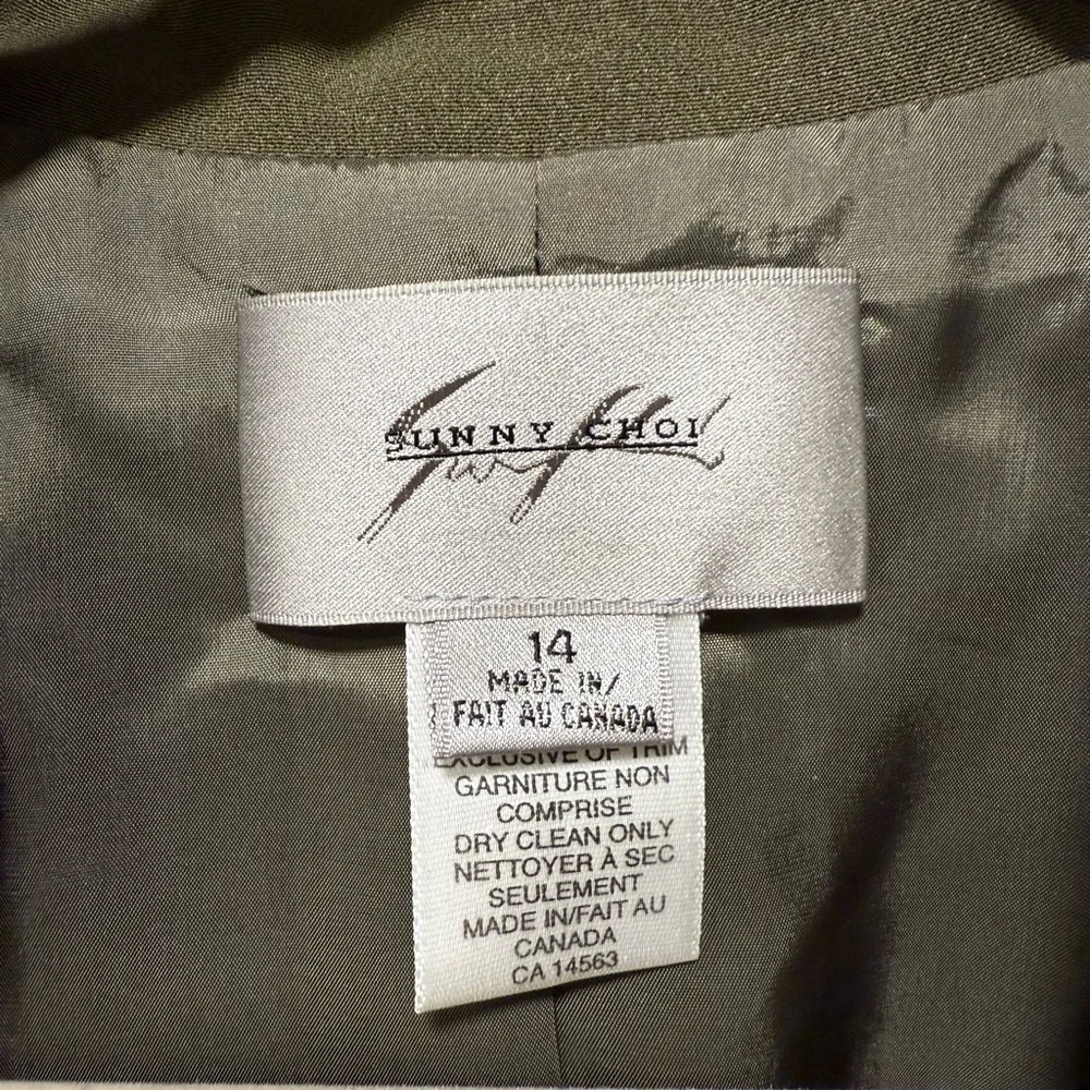 Vintage SUNNY CHOI 100% Silk Cropped Blazer - Size 14 - Made in Canada - Picture 6 of 8